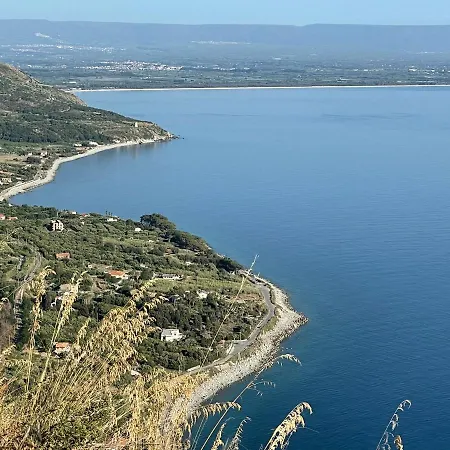 Nyaraló Caterina Ioppolo